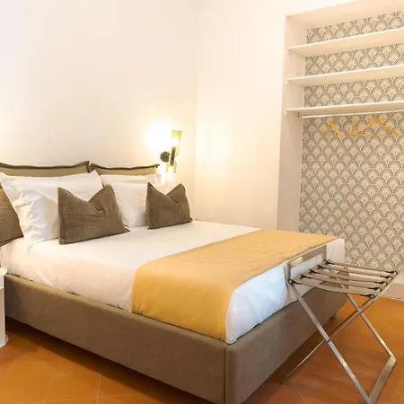 Palazzo Castriota Scanderbeg - The * Napoli